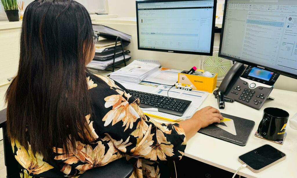 Payroll officer